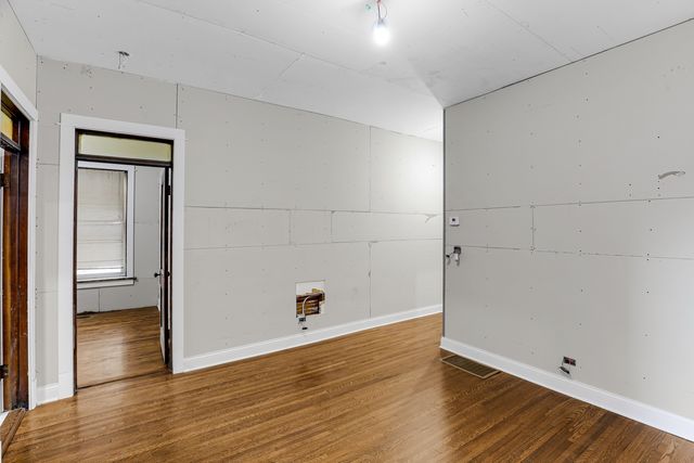 4339 W Monroe Street, Chicago, IL 60624