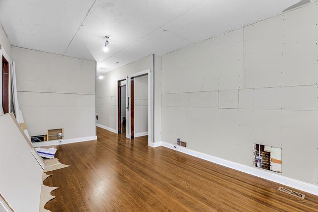 4339 W Monroe Street, Chicago, IL 60624