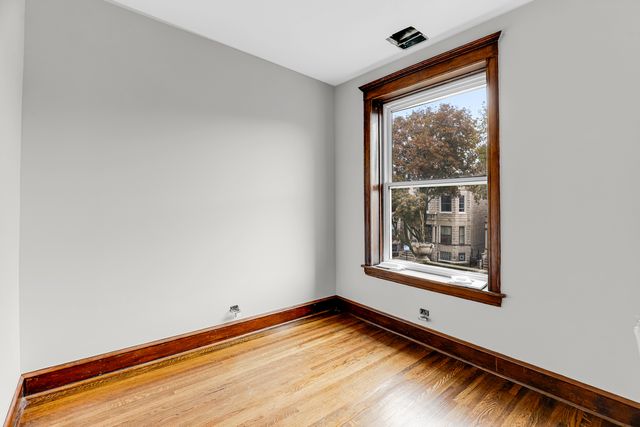 4339 W Monroe Street, Chicago, IL 60624