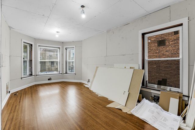 4339 W Monroe Street, Chicago, IL 60624