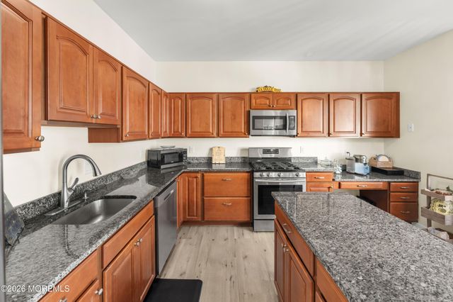 41 Tall Oaks Court, Old Bridge, NJ 08857