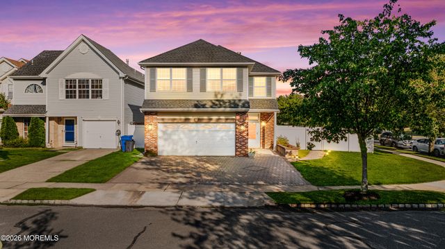 41 Tall Oaks Court, Old Bridge, NJ 08857