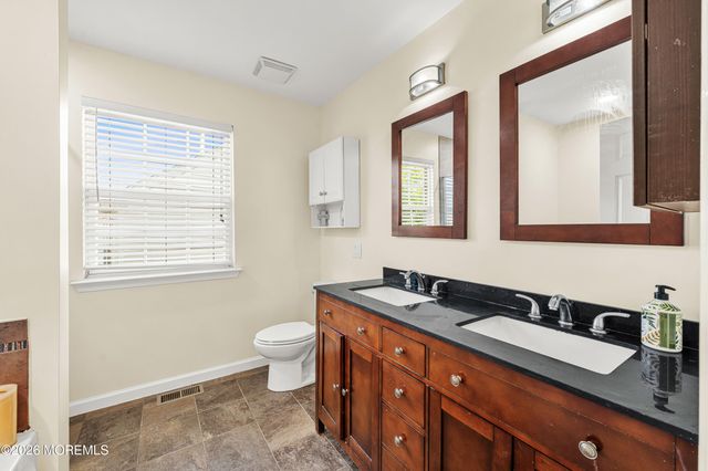 41 Tall Oaks Court, Old Bridge, NJ 08857