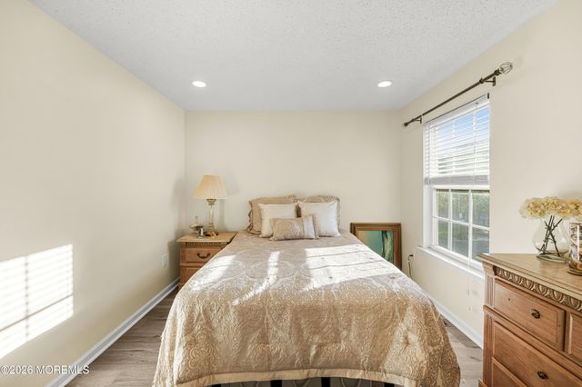41 Tall Oaks Court, Old Bridge, NJ 08857