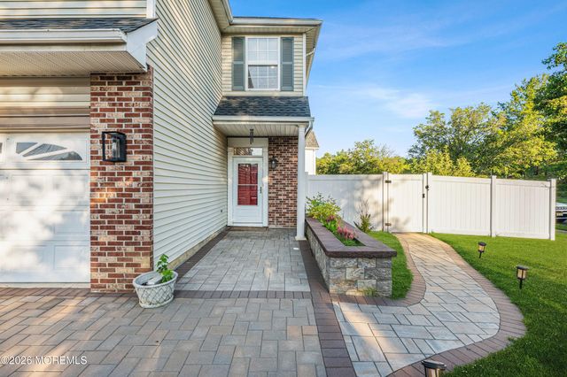 41 Tall Oaks Court, Old Bridge, NJ 08857