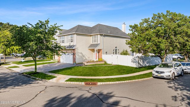 41 Tall Oaks Court, Old Bridge, NJ 08857