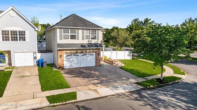 41 Tall Oaks Court, Old Bridge, NJ 08857