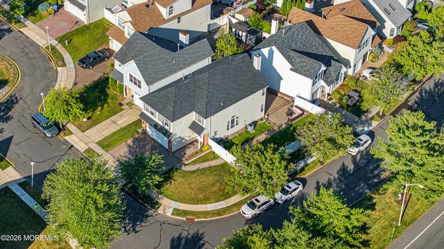 41 Tall Oaks Court, Old Bridge, NJ 08857