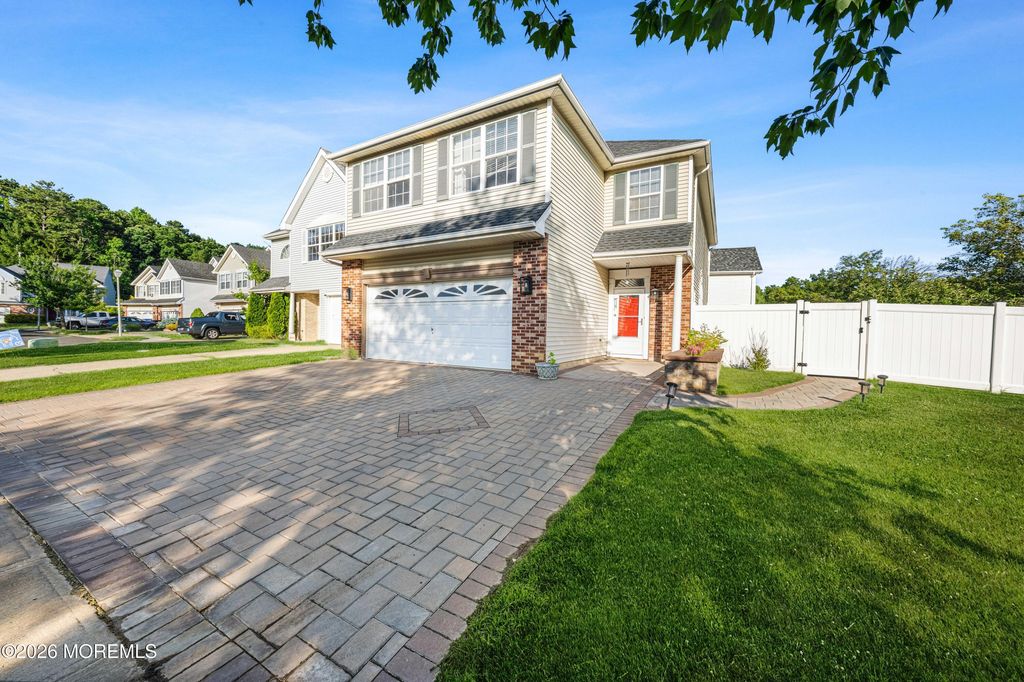 41 Tall Oaks Court, Old Bridge, NJ 08857