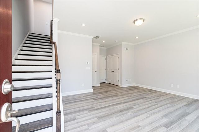 1057 Bullpen Bluffs, Lawrenceville, GA 30043