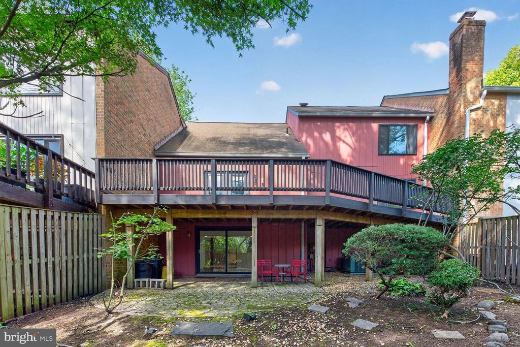 10903 KNIGHTS BRIDGE CT, Reston, VA 20190
