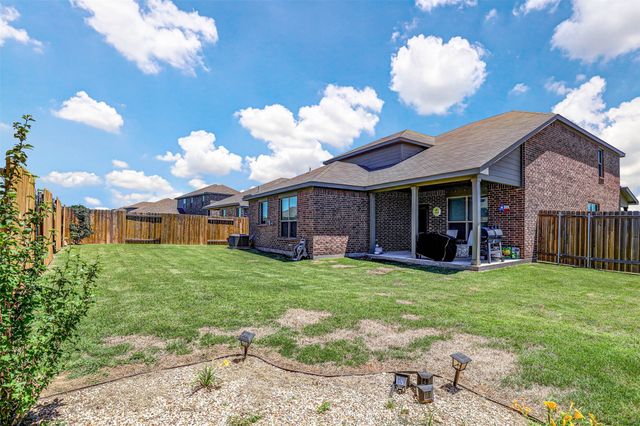 1052 Maidenhair Lane, Crowley, TX 76036