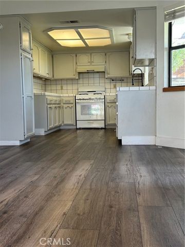 21109 Windsong, California City, CA 93505