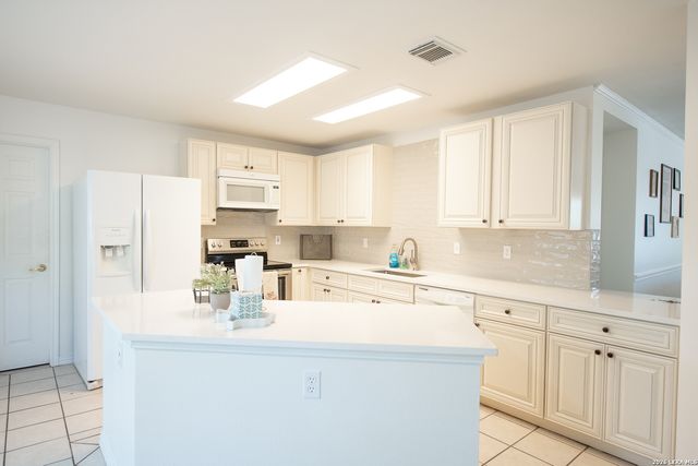 15822 Pleasant Well Drive, San Antonio, TX 78247