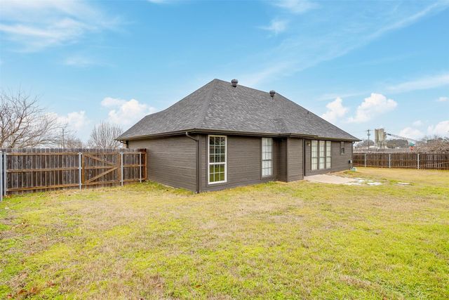 402 Ranch Road, Granbury, TX 76049