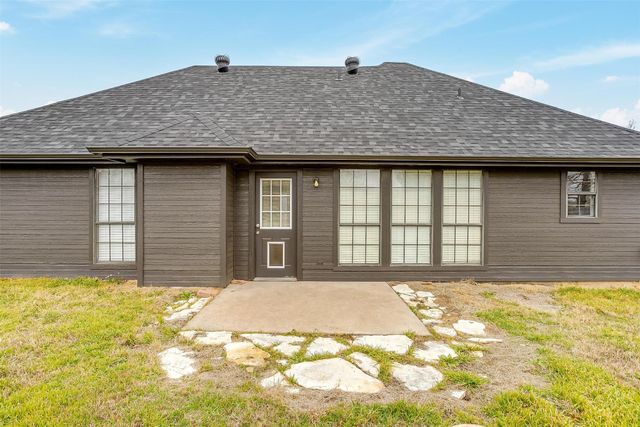 402 Ranch Road, Granbury, TX 76049