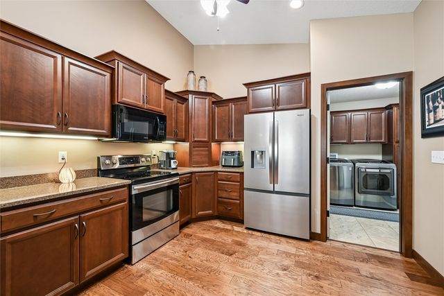 6935 Waterview Drive SW, Cedar Rapids, IA 52404