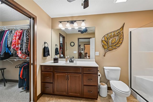 6935 Waterview Drive SW, Cedar Rapids, IA 52404