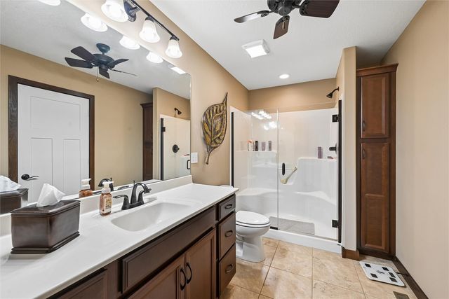 6935 Waterview Drive SW, Cedar Rapids, IA 52404