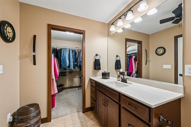 6935 Waterview Drive SW, Cedar Rapids, IA 52404