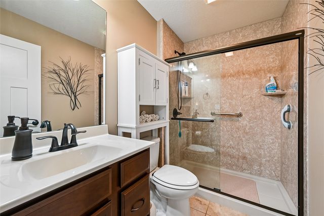 6935 Waterview Drive SW, Cedar Rapids, IA 52404