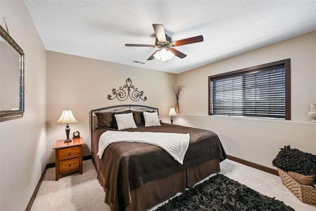 6935 Waterview Drive SW, Cedar Rapids, IA 52404