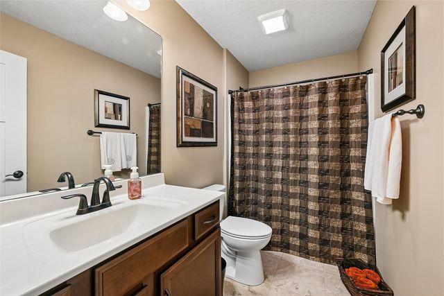 6935 Waterview Drive SW, Cedar Rapids, IA 52404