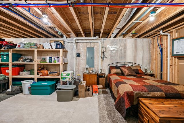 6935 Waterview Drive SW, Cedar Rapids, IA 52404