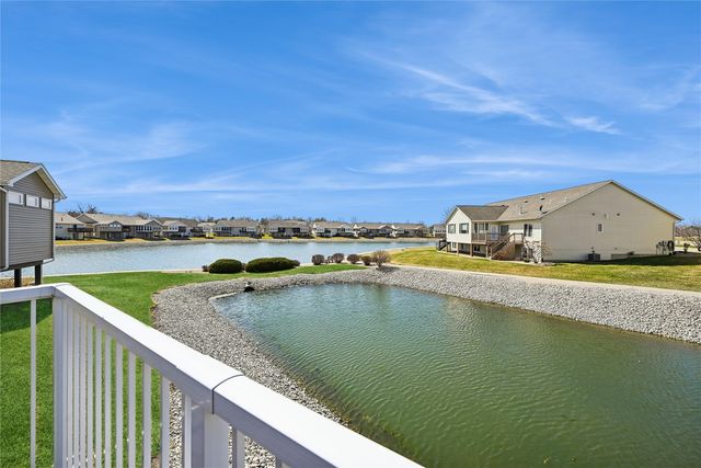 6935 Waterview Drive SW, Cedar Rapids, IA 52404