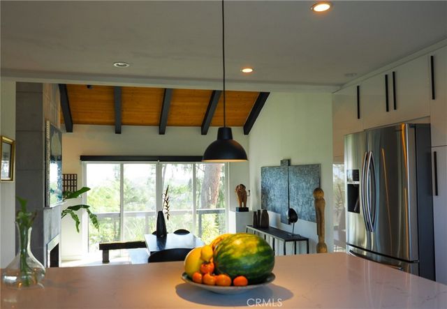5177 Medina Road, Woodland Hills, CA 91364