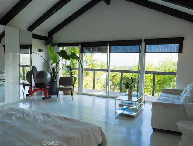 5177 Medina Road, Woodland Hills, CA 91364
