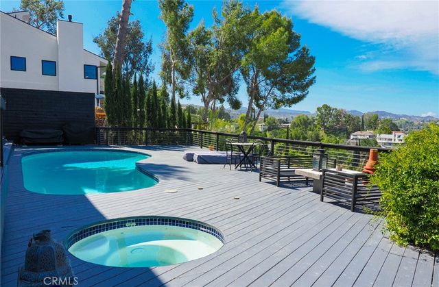 5177 Medina Road, Woodland Hills, CA 91364