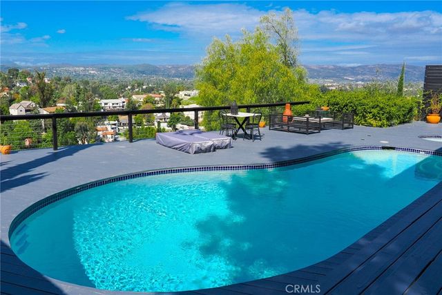 5177 Medina Road, Woodland Hills, CA 91364