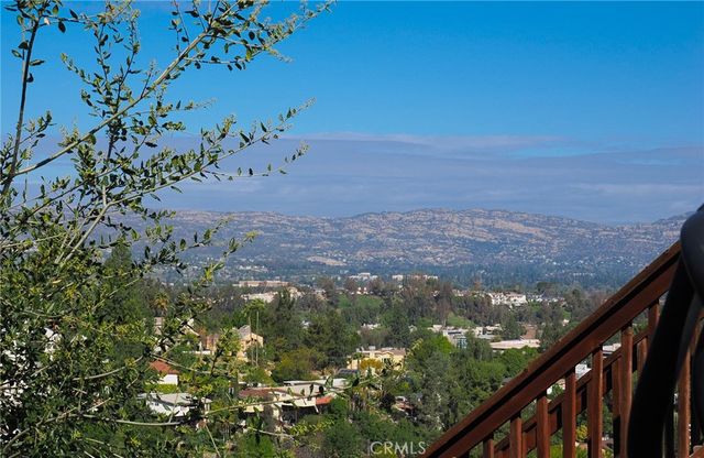 5177 Medina Road, Woodland Hills, CA 91364