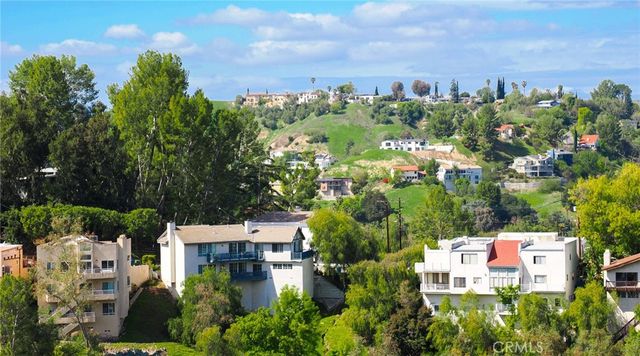 5177 Medina Road, Woodland Hills, CA 91364