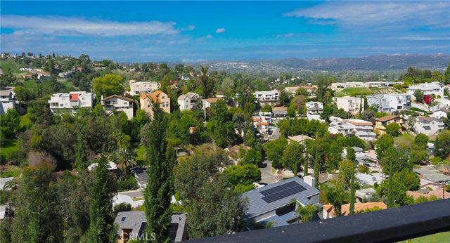 5177 Medina Road, Woodland Hills, CA 91364