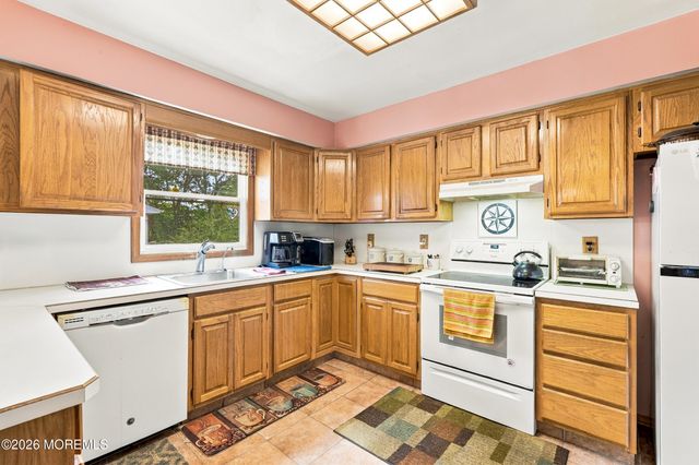 313 Pfister Road, Jackson, NJ 08527