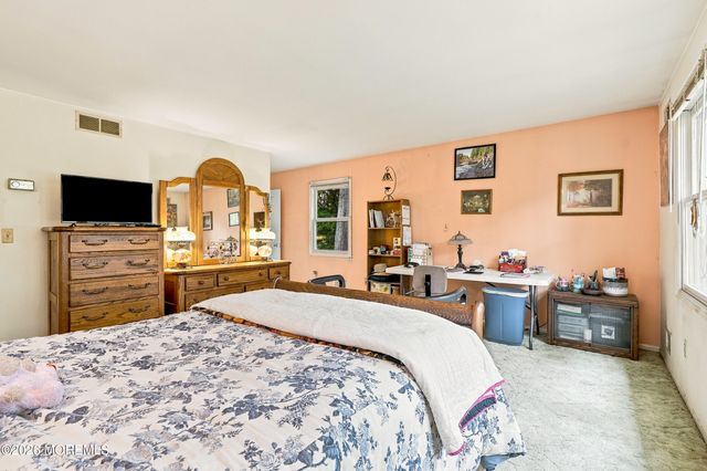 313 Pfister Road, Jackson, NJ 08527