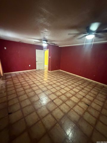 1210 W Gerald, San Antonio, TX 78211