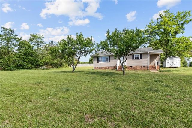 861 Creed Road, Ararat, NC 27007