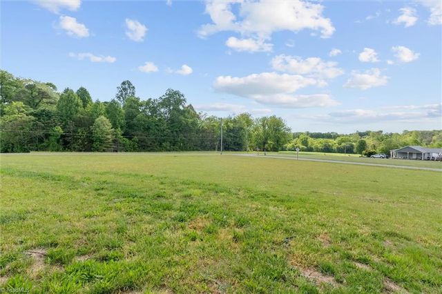 861 Creed Road, Ararat, NC 27007