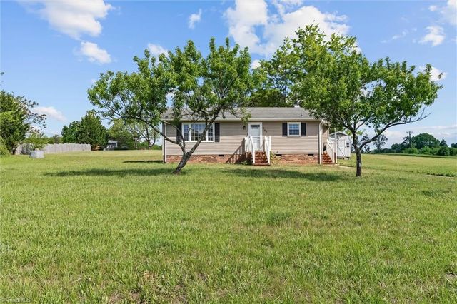861 Creed Road, Ararat, NC 27007