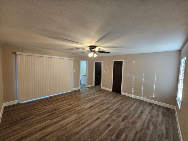 10411 Carlow Lane Lane, La Porte, TX 77571