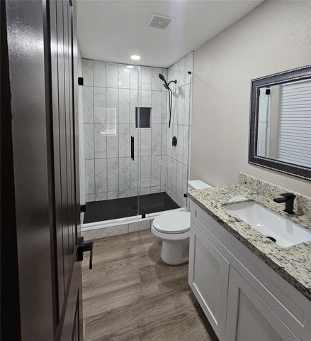 10411 Carlow Lane Lane, La Porte, TX 77571