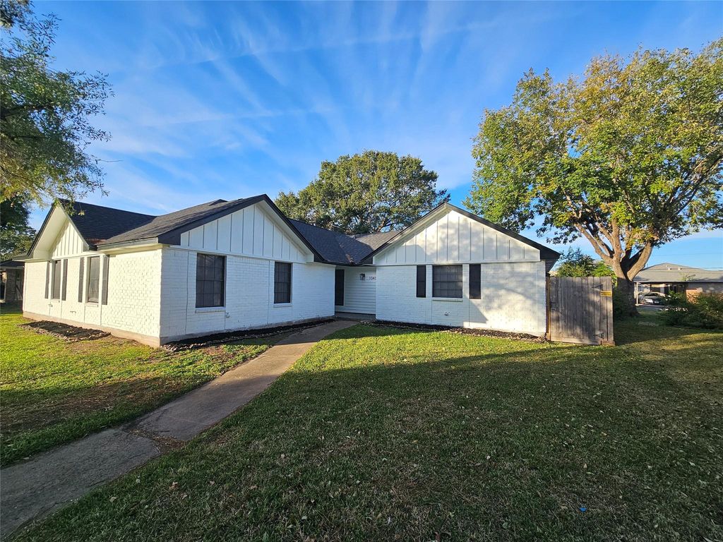 10411 Carlow Lane Lane, La Porte, TX 77571