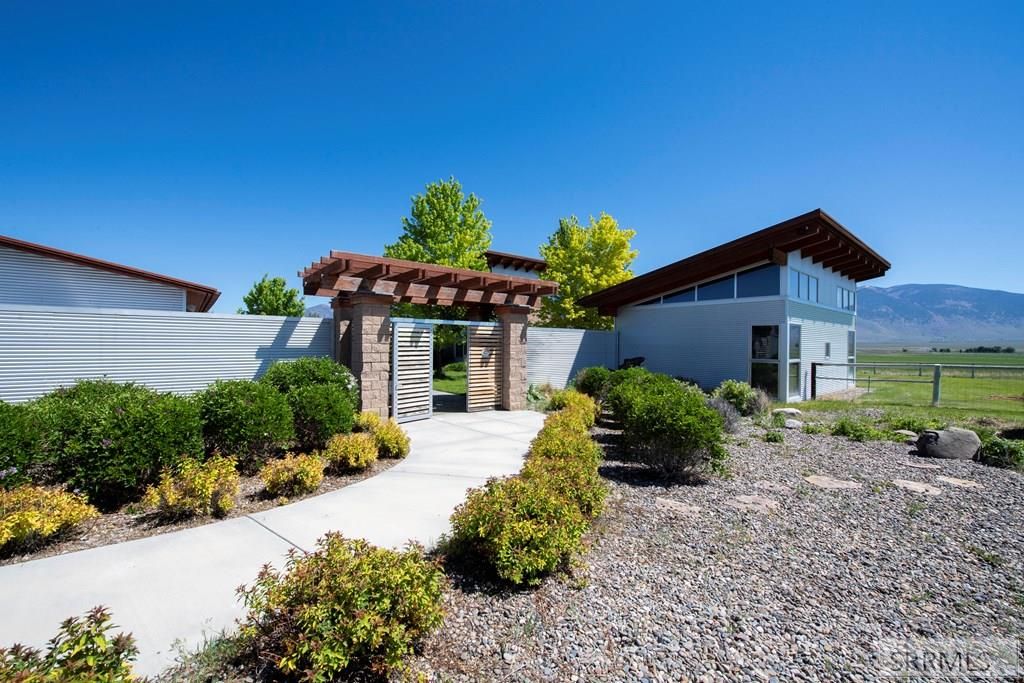 Image 7 of property listing at 35 Meadow Creek Road, May, ID 83253