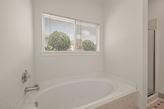 11812 Chanteloup Drive, Houston, TX 77047