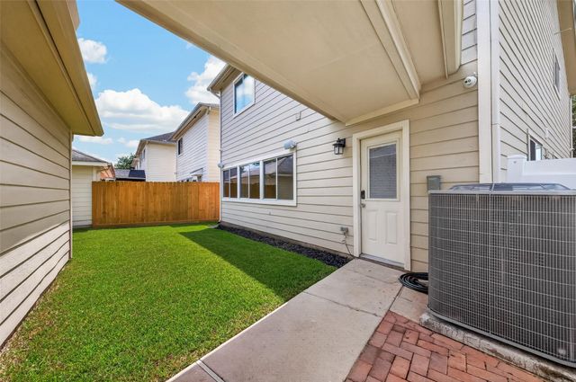 11812 Chanteloup Drive, Houston, TX 77047