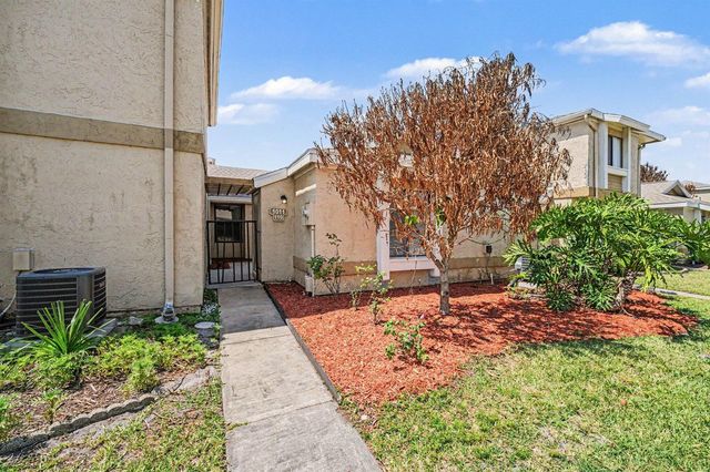 1011 NE Abada Ct Court NE 110, Palm Bay, FL 32905