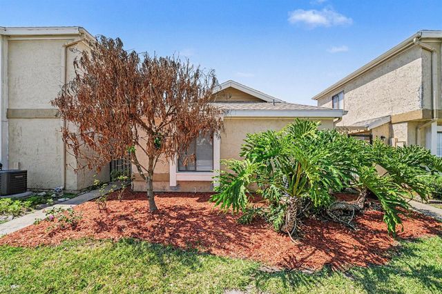 1011 NE Abada Ct Court NE 110, Palm Bay, FL 32905